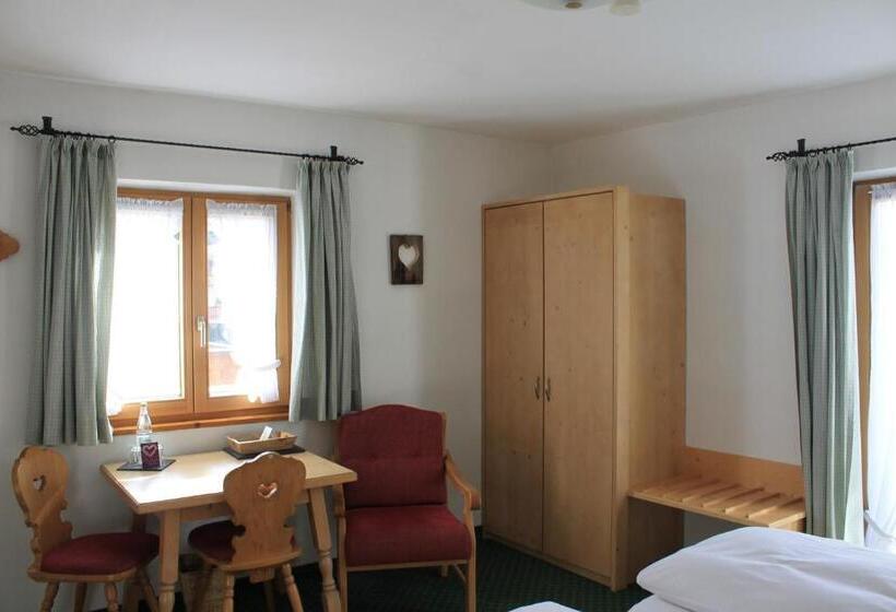 标准间带山景, Frühstückspension Gästehaus Zum Weissen Rössl