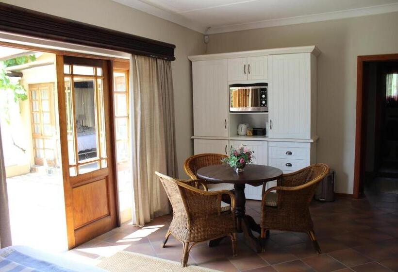 Номер Стандарт Трехместный, Oranje Guest Farm