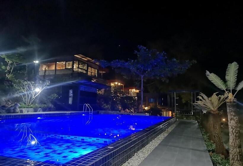 Номер Deluxe с Балконом, Keeree Loft Resort คีรีลอฟท์รีสอร์ท