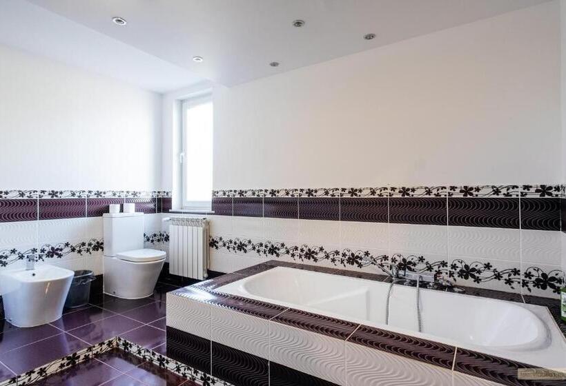 اتاق استاندارد چهار تخته, Sweet Home Bucovina Frasin Petreceri Private Si Majorate