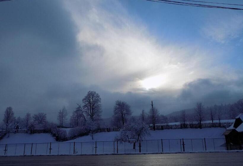 اتاق خانوادگی, Sweet Home Bucovina Frasin Petreceri Private Si Majorate