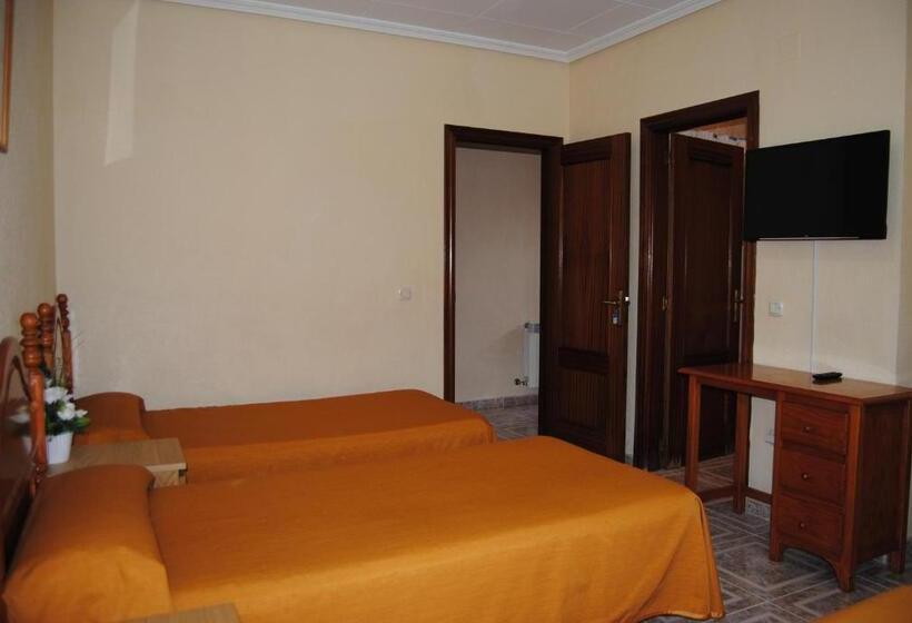 اتاق استاندارد سه نفره, Hostal ávila