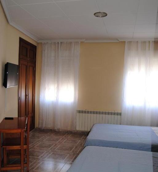 Номер Стандарт Трехместный, Hostal ávila
