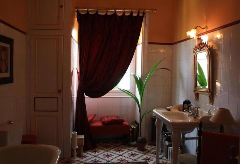 Номер Deluxe Одноместный, La Maison Bleue
