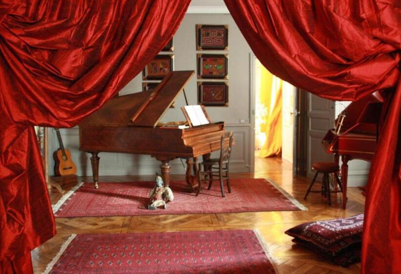 Номер Стандарт, La Maison Bleue