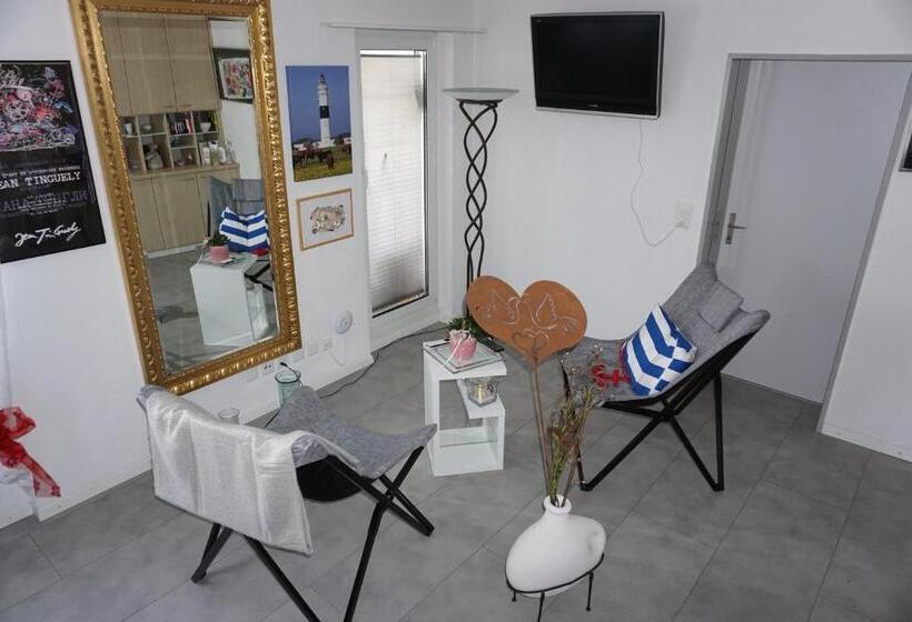 Apartamento 1 Dormitório, Happiness
