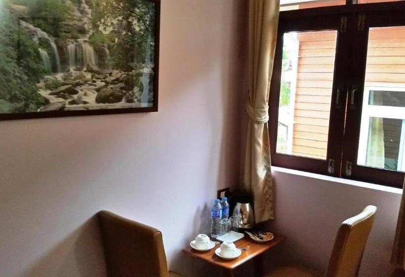 ویلای استاندارد با چشم‌انداز باغ, Pongsin Resort