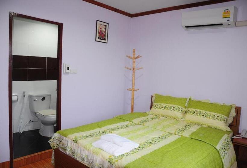 חדר בסיסי, Phoonsab Hostel