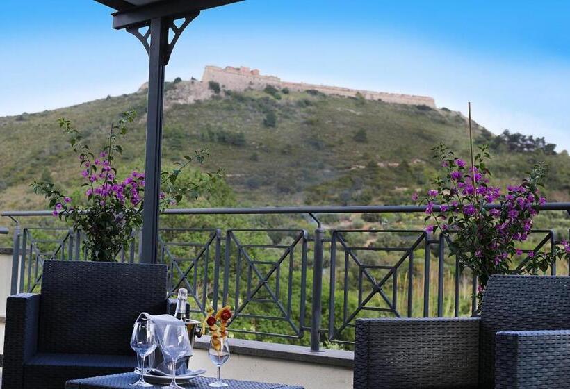 Полулюкс с Балконом, A Point Porto Ercole Resort & Spa