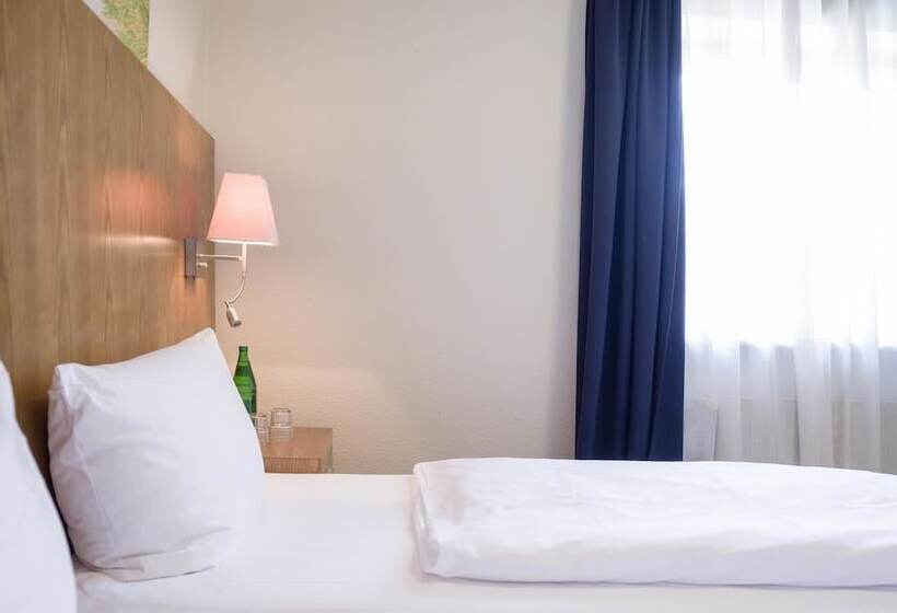 Номер Стандарт, Königstein Kiel By Tulip Inn