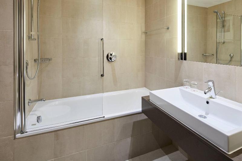 Стандартный Номер Кровать Кинг, Lingfield Park Marriott Hotel & Country Club