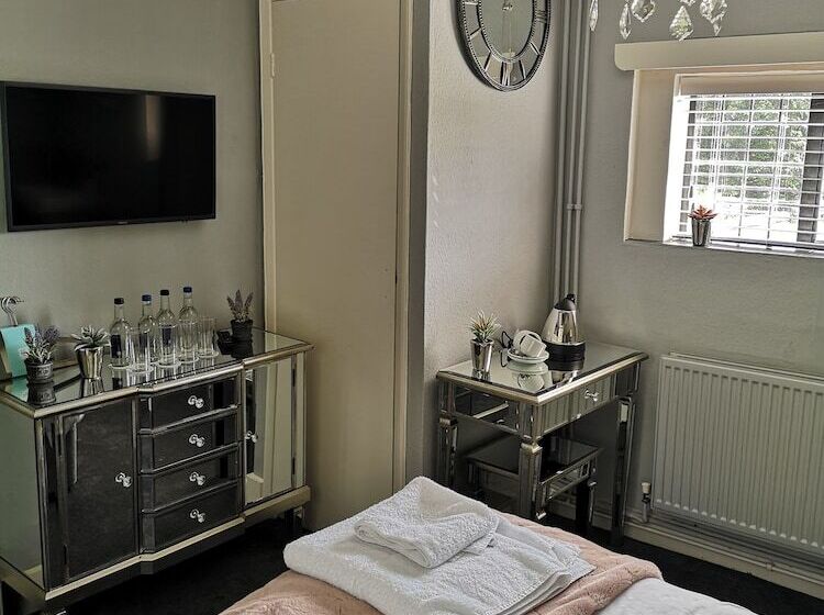 سوییت جونیور, Seckford Hall Hotel & Spa