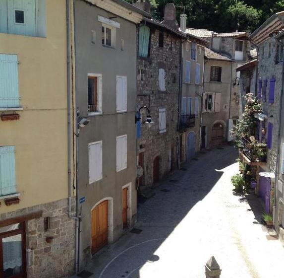 Family Suite, L Auberge De Montpezat