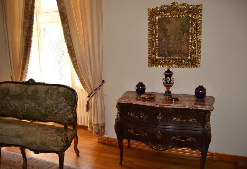 Номер Стандарт, Château De Peufeilhoux