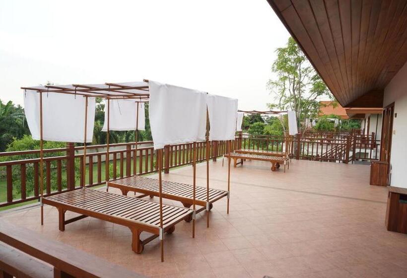 Номер Deluxe с Балконом, Thaihome Resort