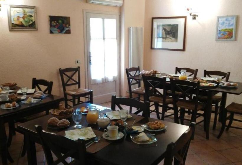 Стандартный Номер Кровать Кинг, Country House La Scortica