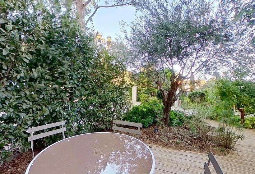 Студио Стандарт с Террасой, La Villa Dupont D Avignon