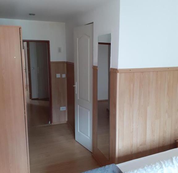 침실 1개 아파트, Zirnberg Appartements