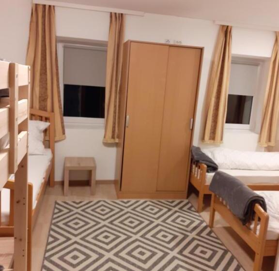 침실 1개 아파트, Zirnberg Appartements
