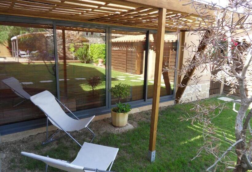 Номен Superior с Гидромассажем, Le Jardin D Ivana B&b Avec Piscine Chauffée