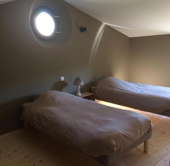 Семейный Номер, Une Sieste En Luberon