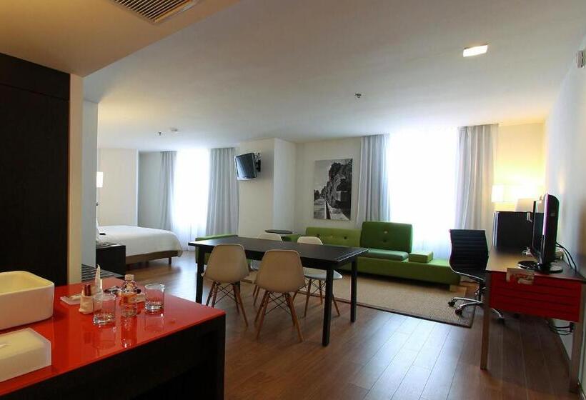 Полулюкс, Fiesta Inn Express Naucalpan