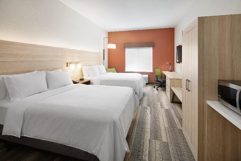 Номер Стандарт Адаптированный для Инвалидов, Holiday Inn Express Hotel & Suites Salem, An Ihg
