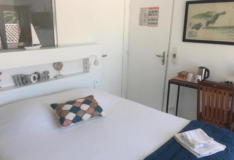 Номер Стандарт Вид на Море, Hostellerie Provencale