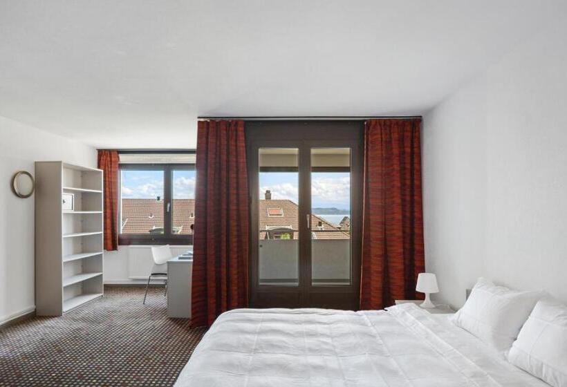 Номер Superior, Neuchatel City
