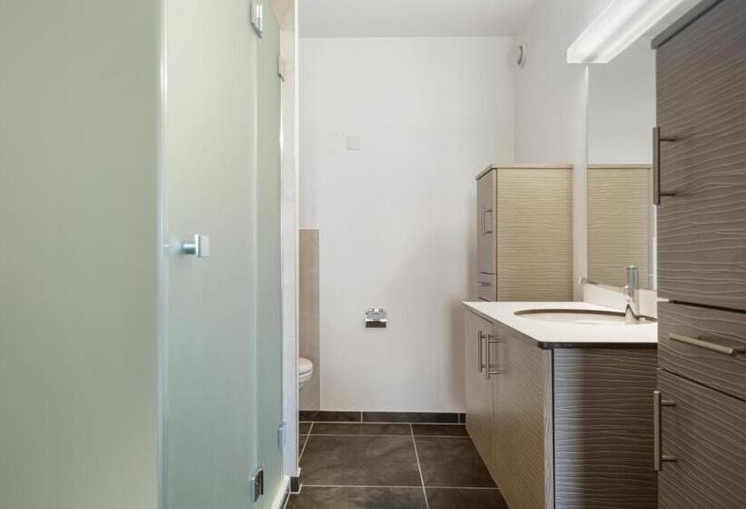 Номер Superior, Neuchatel City
