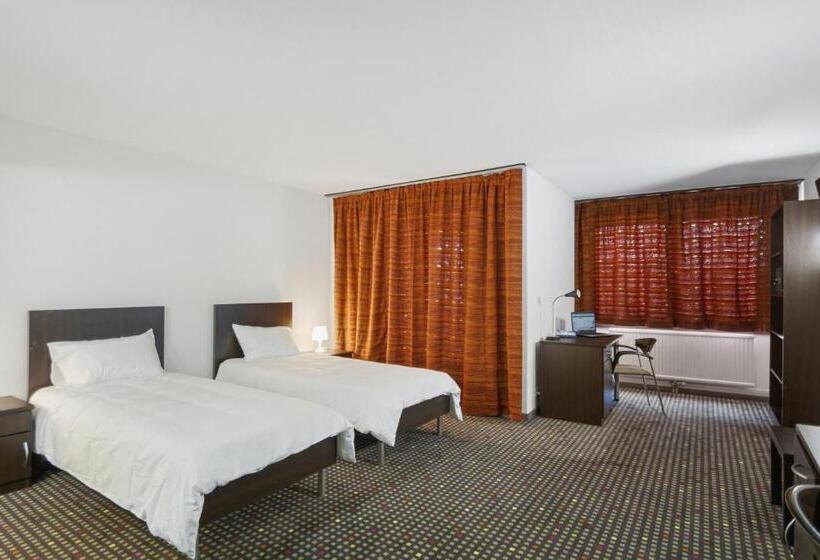 Номер Superior, Neuchatel City