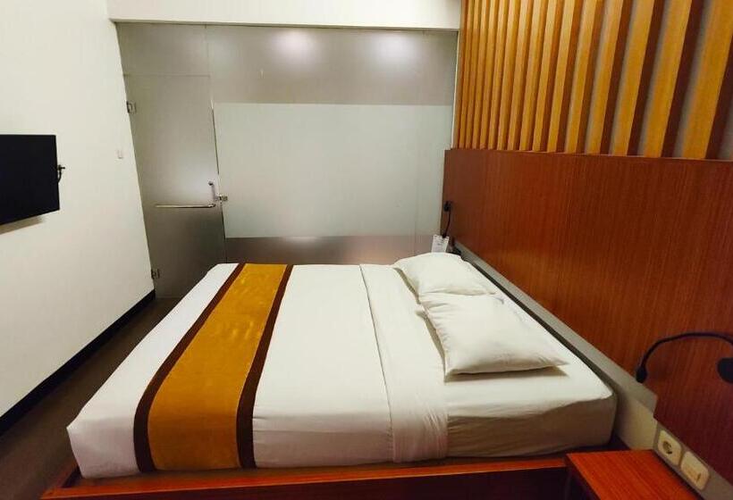 Номер Стандарт, Odaita Hotel Pamekasan Madura