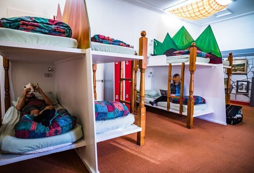 Кровать в Общей Комнате, Castle Rock Hostel   Adults Only