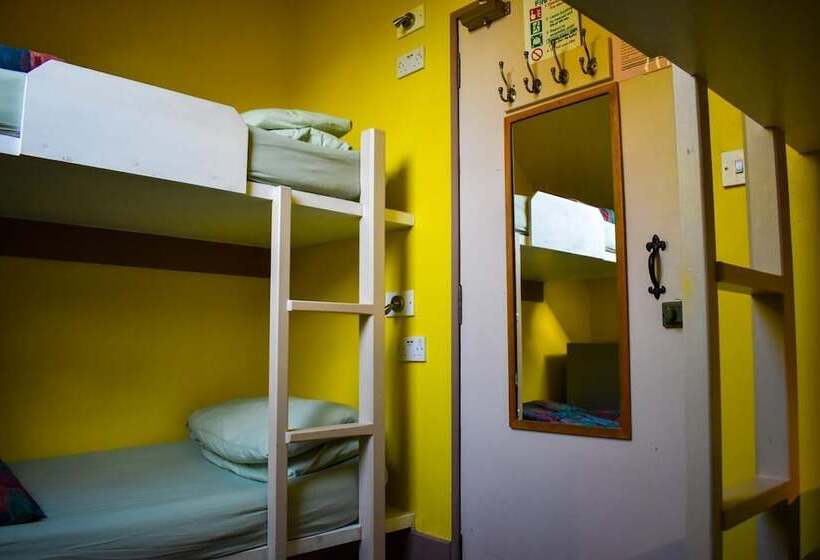 Кровать в Общей Комнате, Castle Rock Hostel   Adults Only