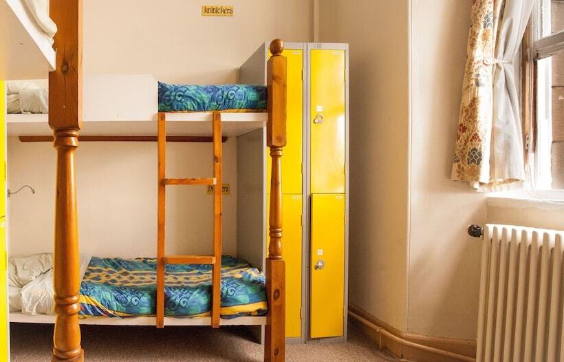 Четырехместный Номер Стандарт, Castle Rock Hostel   Adults Only