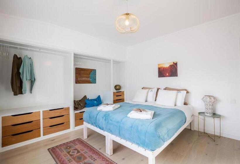 Quarto Deluxe com Sacada, Sandhi House  Yoga & Wellness