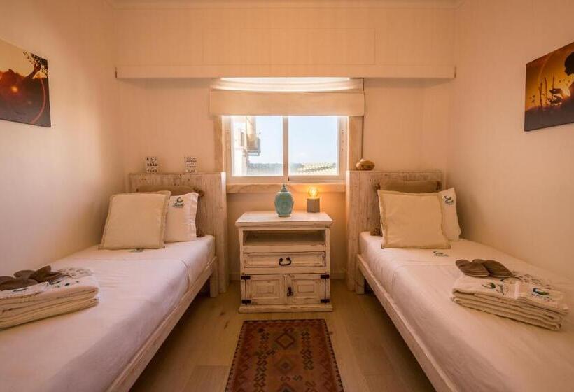 Номер Стандарт, Sandhi House  Yoga & Wellness