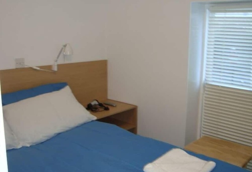 اتاق استاندارد, Hostel Alma