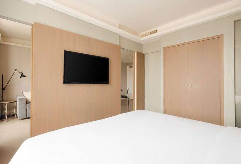 デラックススイート, Sonder L Edmond Parc Monceau