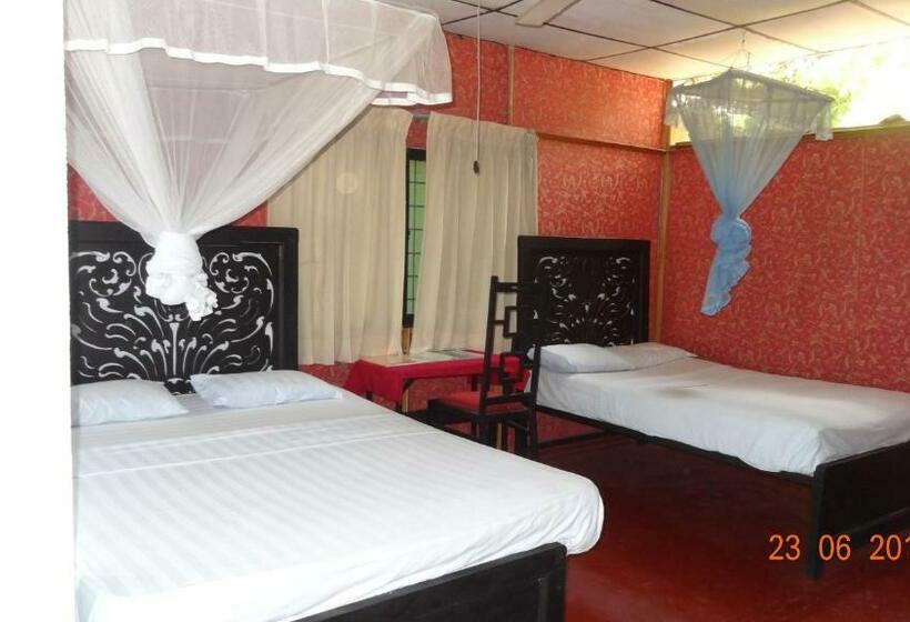 스탠다드 트리플 룸, S And K Safari Village Hotel   Wasgamuwa