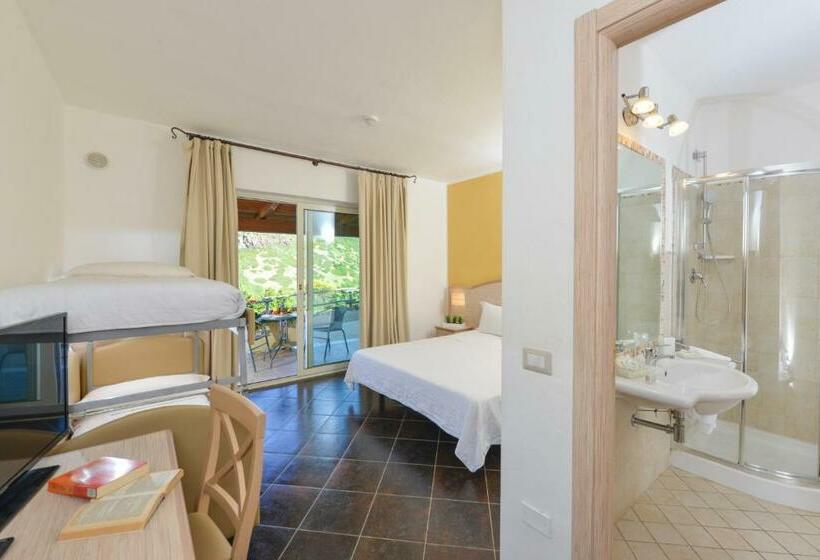 Номер Стандарт Трехместный, Castelsardo Resort Village