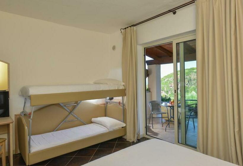 Четырехместный Номер Классик, Castelsardo Resort Village