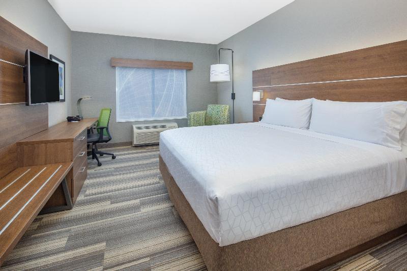 Номер Стандарт Кровать Кинг Адаптированный для Инвалидов, Holiday Inn Express Surprise, An Ihg