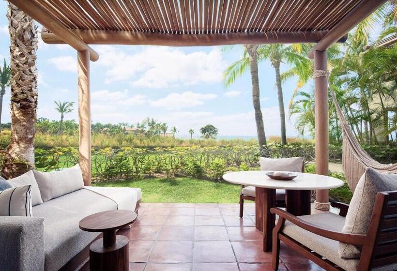 キングサイズベッドのジュニアスイート, The St. Regis Punta Mita Resort