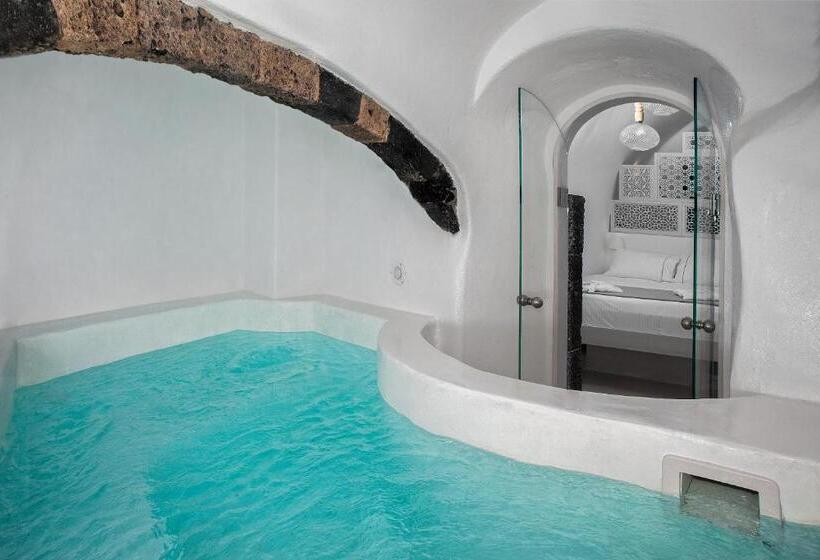 سوئیت جونیور با ماساژ آبی, Aperto Suites  Adults Only