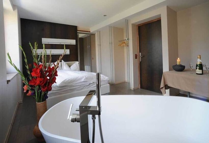 Люкс, Hôtel Chez Gilles