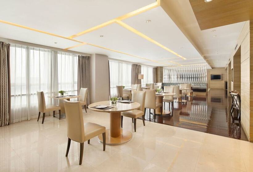 Номер Executive, Courtyard By Marriott Kunshan