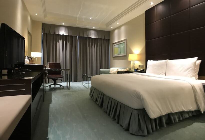 Номер Executive, Courtyard By Marriott Kunshan