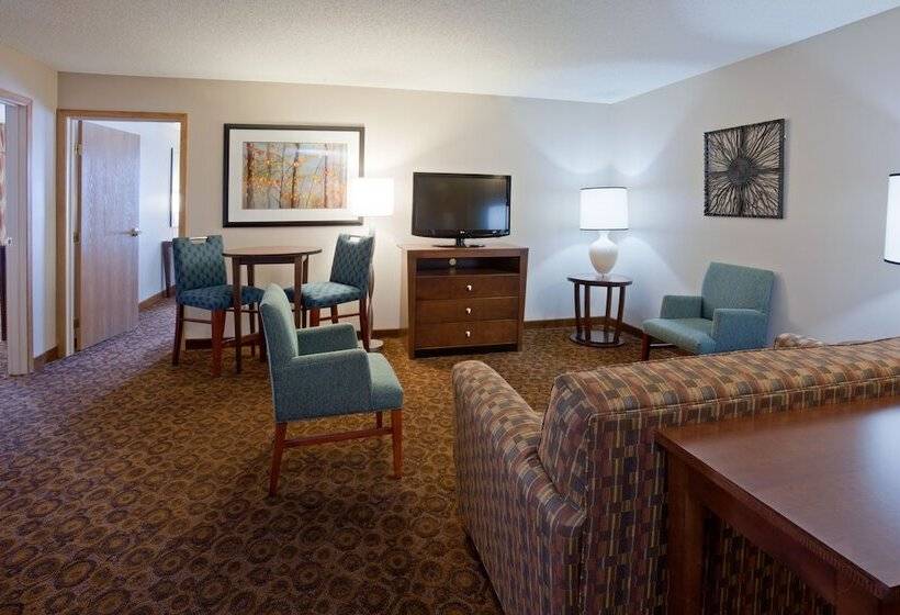 Люкс 2 Спальни, Holiday Inn Express And Suites St. Cloud, An Ihg