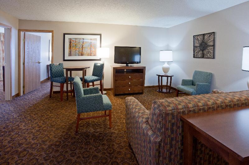 Люкс 2 Спальни, Holiday Inn Express And Suites St. Cloud, An Ihg